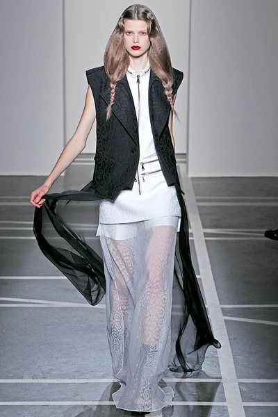 Look 14